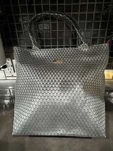 Ipsy Silver Woven Tote Bag With Red Interior - Zipper Closure - Double Handles - Picture 1 of 6
