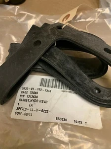 ONE GENUINE OSHKOSH HYDRAULIC TANK COVER GASKET 1313630 - Picture 1 of 5