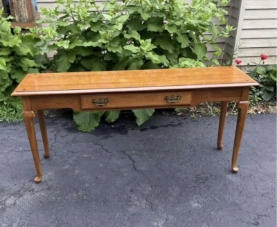 Ethan Allen Heirloom Solid  Maple Console/Sofa table High Quality. Foto 1 de 4