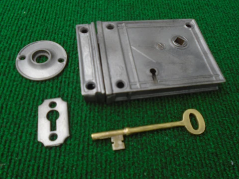 VINTAGE CIRCA 1890 RIM LOCK COMPLETE SET: w/KEY & KEEPER & ESCUTCHEONS (17562-9) Cover