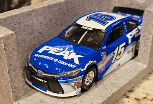2015 #15 Clint Bowyer PEAK Anti-Freeze Toyota Camry 1:24 Diecast Lionel - Picture 1 of 5