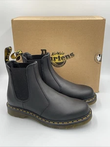 Botas de plataforma Chelsea cuádruples de cuero vegano negro Dr. Martens para hombre talla 8 - Imagen 1 de 7