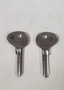 VINTAGE MAZDA MZ12 MZ 12 IGNITION AUTO KEY BLANK - Picture 1 of 1