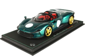 BBR 1:18 Ferrari Daytona SP3 Icona Green Jewel mit Vitrine limited 24 Stück - Picture 1 of 3