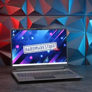 Dell Alienware m18 R1 Gaming Laptop // i7-13700HX, RTX 4060, 32 GB RAM; 1 TB SSD - Bild 1 von 5