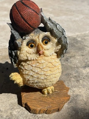 "Estatuilla de búho de baloncesto de 5,75"" - Escultura de resina de poliestireno - Regalo para amantes de los deportes" Foto 1 de 3