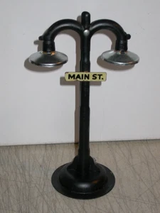 Vintage Marx 429 Main St. Lamp Post Works Very Nice Condition FREE SHIPPING - Picture 1 of 2
