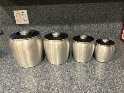 Juego de 4 latas de aluminio vintage Kromex de harina azúcar café té tapas negras Foto 1 de 4