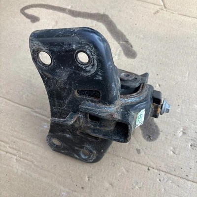 Toyota Prius 2010 2011 2012 2013 2014 2015 montaje motor 1,8 L 12372-37110  Foto 1 de 4