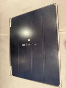 New Genuine Apple Smart Cover MD303ZM/A Leather Navy for iPad 2/3 and 4 - Picture 1 of 2