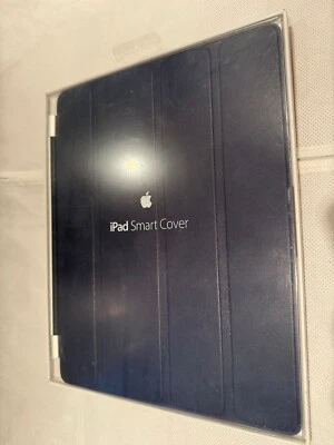 New Genuine Apple Smart Cover MD303ZM/A Leather Navy for iPad 2/3 and 4 - Image 1 of 2