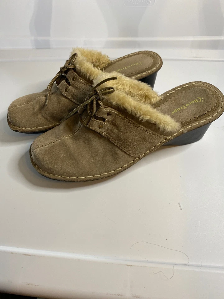 Zuecos de piel sintética de cuero negro sin cordones Bare Traps Ellina para mujer talla 6 Foto 1 de 4