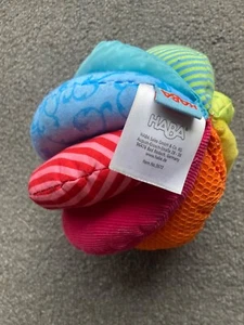 HABA Palla per Bambini in Tessuto Arcobaleno Multicolore Giocattolo Sensoriale da 6 a 12 Mesi - Foto 1 di 4