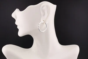 Impresionantes pendientes de aro texturizados de plata de ley para mujer - ligeros y elegantes - Imagen 1 de 10