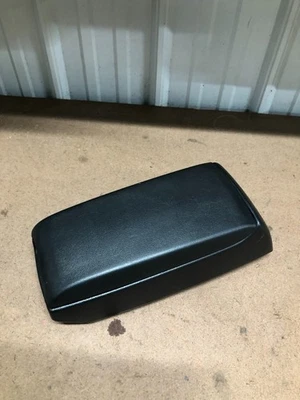 2004-2012 Chevrolet Colorado GMC Canyon Center Console Lid Armrest Black - Image 1 of 4