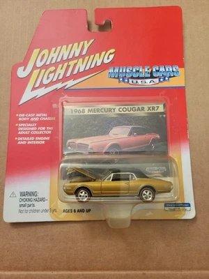 1968, 68 Mercury Cougar XR7 Johnny Lightning Muscle Cars EE. UU. marrón con techo negro Foto 1 de 4