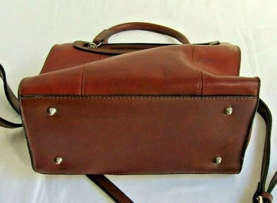 Bandolera MC Marc Chantal de cuero marrón con tachuelas inferior Foto 1 de 4