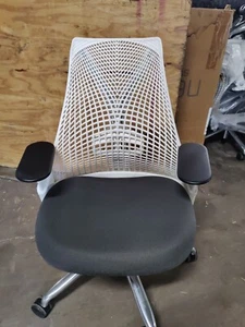 White Sayl Office Desk Chair by Herman Miller Loaded arms & sliding seat Grey - Picture 1 of 7