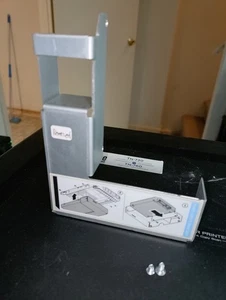 {Dell} [09W8C4] Adapter Bracket for 2.5-inch HDD's/SSD's - Picture 1 of 3