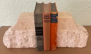 Par de sujetalibros de piedra asimétricos modernos contemporáneos travertino de colección MCM Art Deco - Imagen 1 de 11