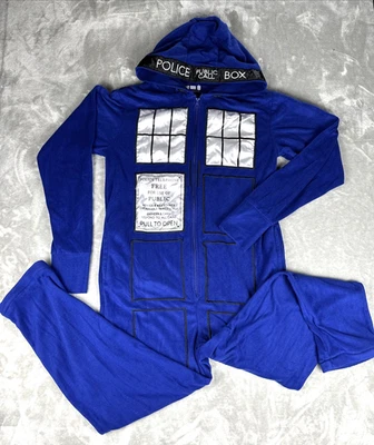 Doctor Who Tardis Pijama Con Capucha Una Pieza Adulto LG Cabina Teléfono Policía Caja de Llamadas Foto 1 de 4