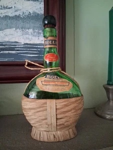 Vintage 1969 Bolla Bardolino Italien grün Glas Weinflasche Korbgeflecht verpackt - Bild 1 von 6
