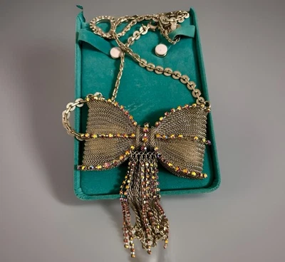 BETSEY JOHNSON со стразами Lg бант заявление ожерелье серебристого тона сетки цепочка Y2K - Изображение 1 из 4