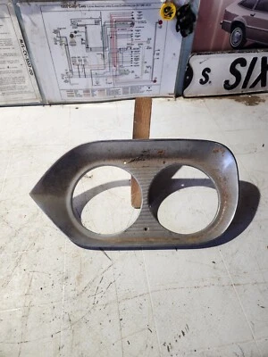 1960 Ford F100 picape farol moldura lado do motorista LH fabricante de equipamento original - Imagem 1 de 2