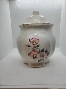 Tarro de té con tapa de cerámica Texas House of WEBSTER de colección Briar Rose - Imagen 1 de 18