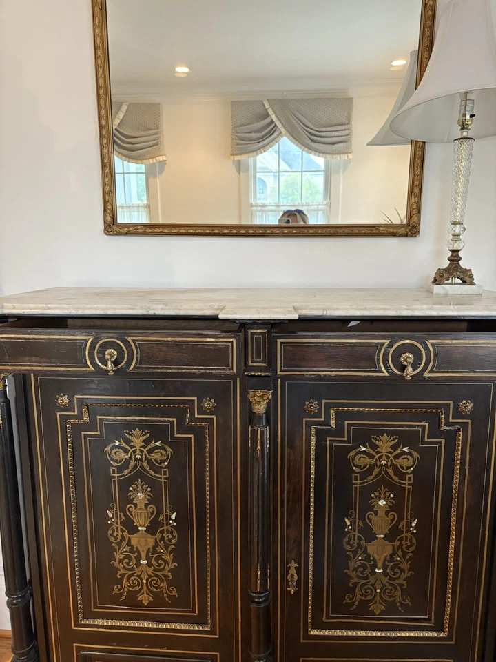 19th Century Credenza Restored. Gorgeous Condition. Very Good Condition No Marks - Image 1 of 4