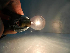 VTG AUTO NOS LIGHT BULB GE MAZDA~1130~6 V Volt~21 C.P.w/ CONCENTRATORS~ORG~WORKS - Picture 1 of 12
