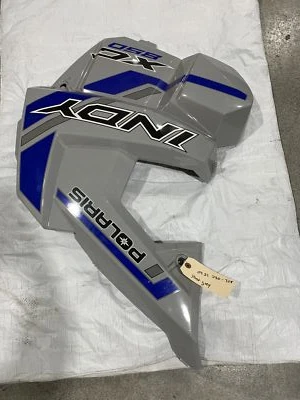 PANEL LATERAL, IZQUIERDO, GRIS FANTASMA - 2014 Polaris RMK 800 Foto 1 de 4