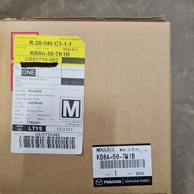 Moldura de rejilla inferior del lado del conductor para parachoques delantero OEM 17-21 MAzda CX-5 KB8A-50-7K1B Foto 1 de 2