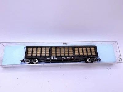 Atlas 3004 N-scale Denver & RGW Bulkhead Flatcar #22846 - Image 1 of 4