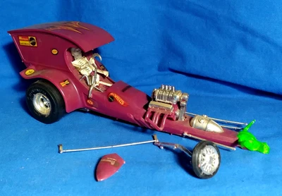 Винтажная трассовая автомодель Revell-Monogram «ПЛОХАЯ МЕДИЦИНА» драгстер 1:24 — не полная  - Изображение 1 из 4