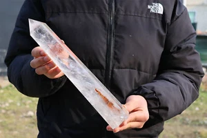 1,24 kg natürlicher klarer Quarz Obelisk Quarz Kristall Stabspitze Reiki Heilung WA549 - Bild 1 von 13