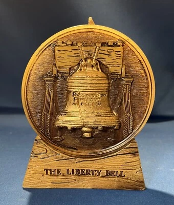 VINTAGE 🇺🇸PATRIOTIC ✨AMERICAN HERITAGE FINE WAX CANDLE THE LIBERTY BELL NEW - Image 1 of 4