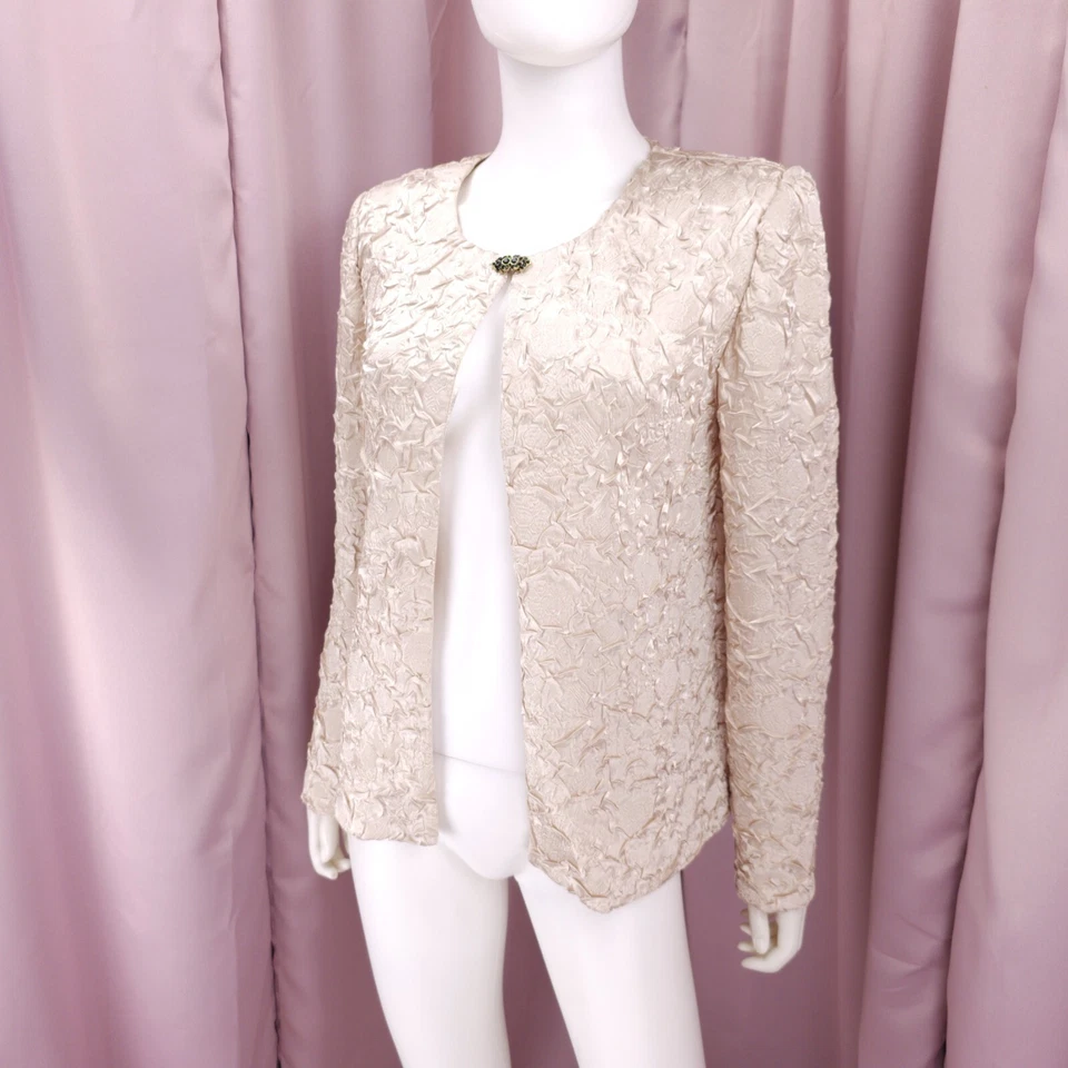 Jaqueta Bolero Feminina Anos 90 Y2K R&M Richards Bege Cetim Floral Manga Longa 10 - Imagem 1 de 4