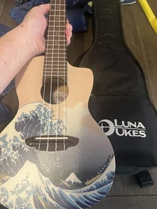 Luna Guitars Great Wave Concert Ukulele With Carrying Case Unused - Picture 1 of 6