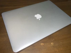 Macbook Pro Retina 15-Inch, Mid 2014, 2.8GHz Quad-Core Intel Core i7, 16GB RAM - Afbeelding 1 van 12