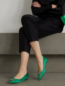 Manolo Blahnik Hangisi flat Jewel Buckle Pumps Size EU 39.5 UK 6.5 RRP £950 - Picture 1 of 17