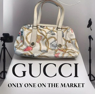 AUTÉNTICO. RARO IMPRESIONANTE Gucci Encantador Bolso de Mano Cartera Bolsillo Bolso de Mano para Hombres Mujeres Foto 1 de 4