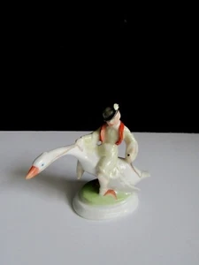 Statuina vintage HEREND PORCELLANA piccolo ragazzo che cavalca oca UNGHERIA - Foto 1 di 6