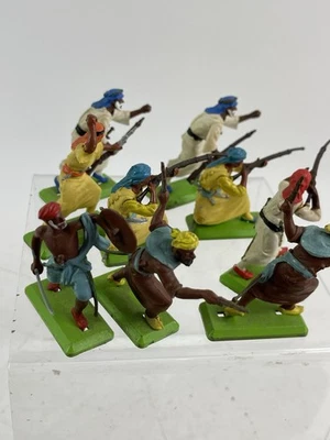 9- Figuras Tauregs árabes detalles británicos originales 1971 soldados Foto 1 de 4