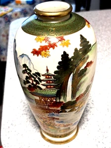 Vaso porcellana giapponese Satsuma altezza 9" cascata finemente dettagliato ponte Mtns - Foto 1 di 8