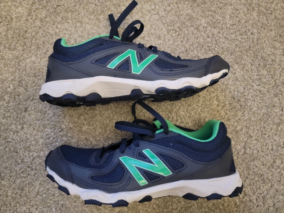 NUEVAS ZAPATILLAS DEPORTIVAS PARA CORRER NEW BALANCE 520 JUVENILES TALLA 7 AZUL VERDE Foto 1 de 4