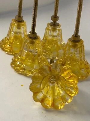 Juego de 5 tiradores de cajón de flores trompeta de vidrio vintage Foto 1 de 4