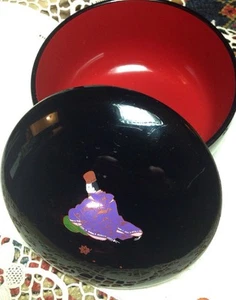 Asian black trinket box or rice bowl decorated, high gloss; red inside  NICE - Picture 1 of 5