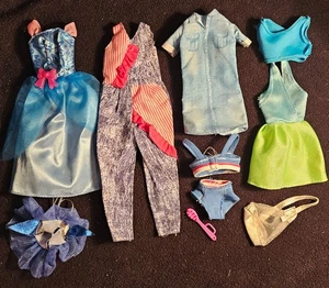 Lote de 10 Piezas de Ropa y Accesorios Barbie o Como Barbie *Mejor eBay* - Imagen 1 de 2