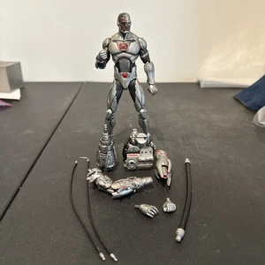 DC Collectibles Comics Icons CYBORG Forever Evil Actionfigur Set - Bild 1 von 5